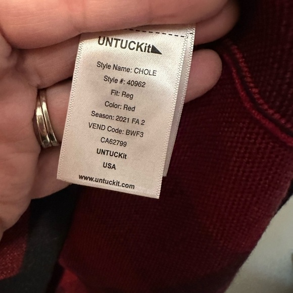 UNTUCKit Buffalo Check Chloe Sweater Jacket 🤩
Medium‎ - Picture 4 of 7